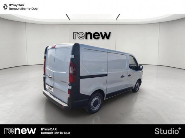 Renault Trafic image 2