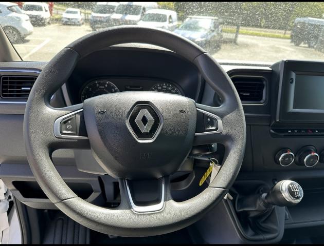 Renault Master image 1