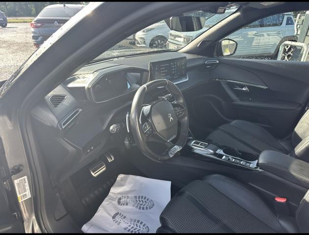 Peugeot 2008 image 8