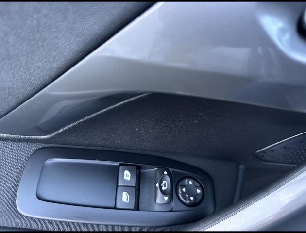 Peugeot 2008 image 1