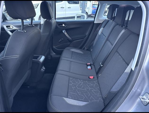 Peugeot 2008 image 6