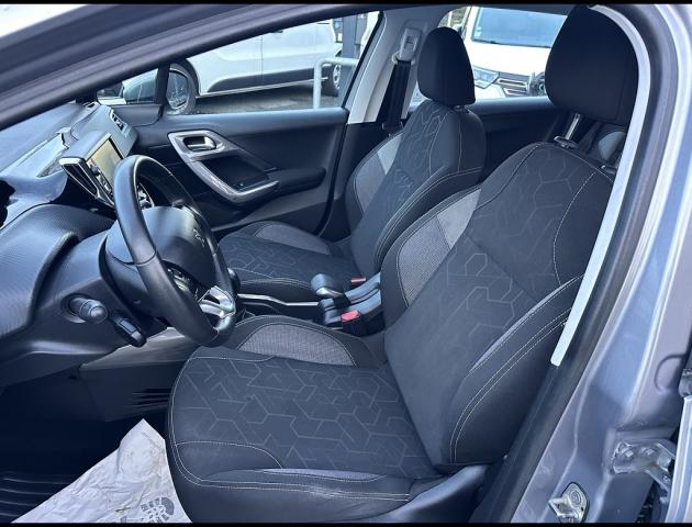 Peugeot 2008 image 2