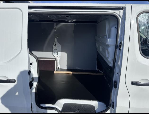 Renault Trafic image 2