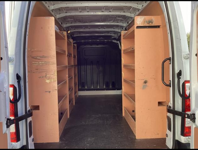 Renault Master image 1