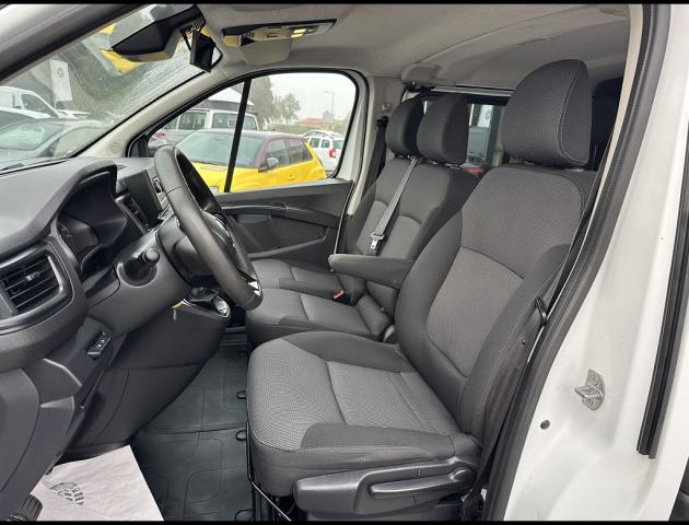 Renault Trafic image 7