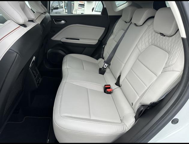 Renault Captur image 2
