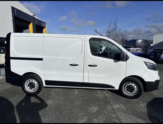 Renault Trafic image 1