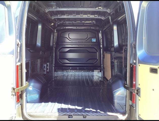 Renault Master image 1