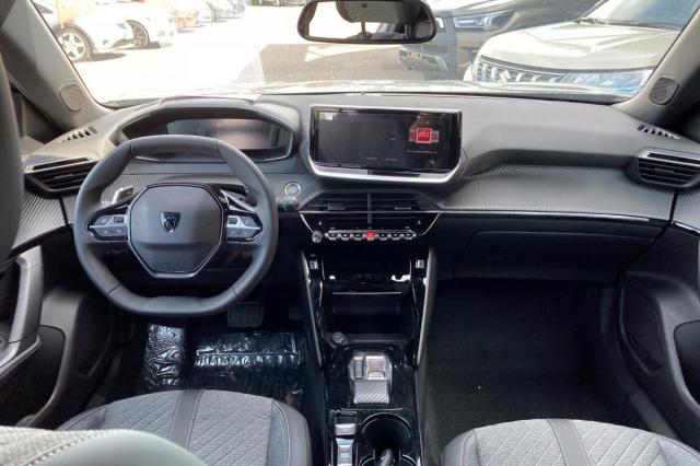 Peugeot 2008 image 9