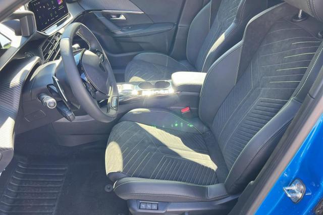 Peugeot 2008 image 8