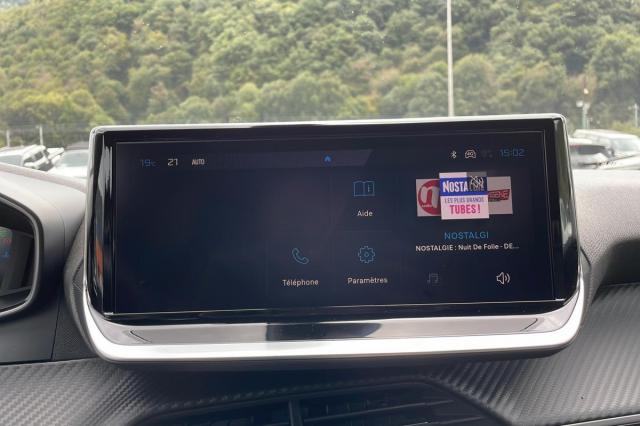 Peugeot 2008 image 2