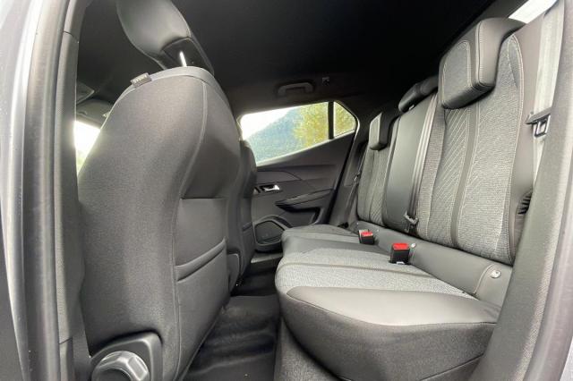 Peugeot 2008 image 8