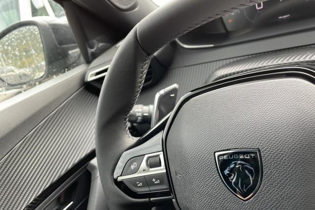Peugeot 2008 image 6