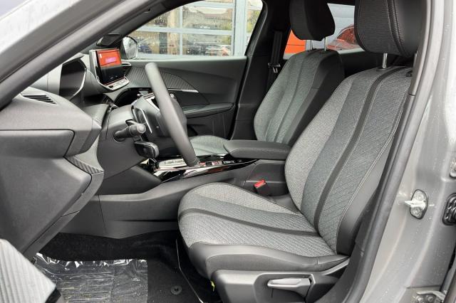 Peugeot 2008 image 2
