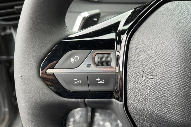 Peugeot 2008 image 9