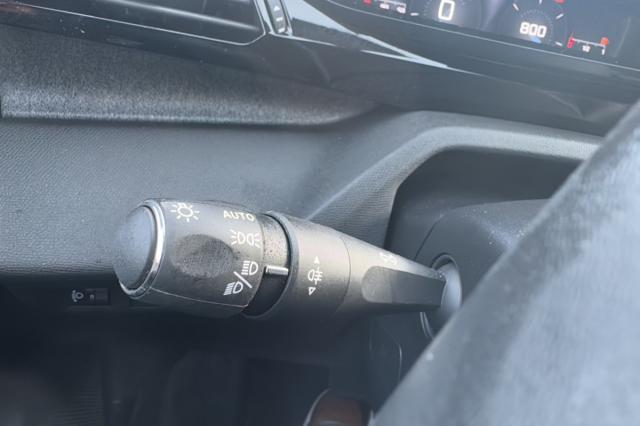 Peugeot 308 image 2