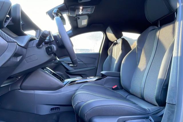 Peugeot 208 image 7