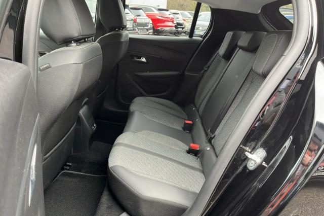 Peugeot 208 image 8