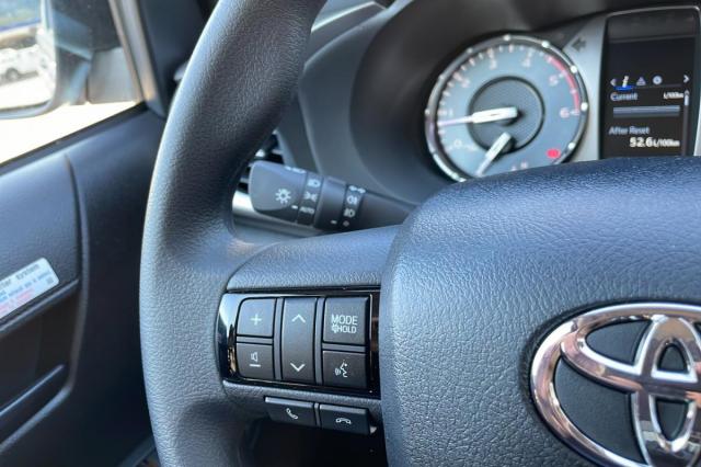 Toyota Hilux image 4