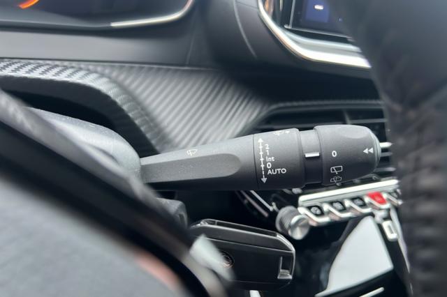 Peugeot 208 image 7