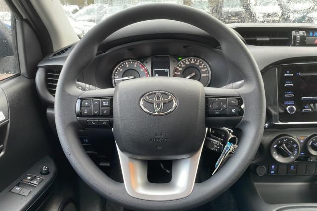 Toyota Hilux image 5