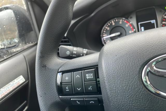 Toyota Hilux image 3