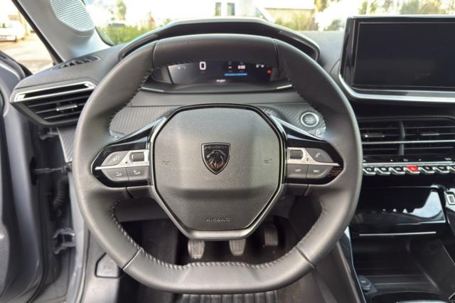 Peugeot 208 image 1