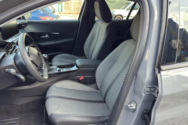 Peugeot 208 image 3