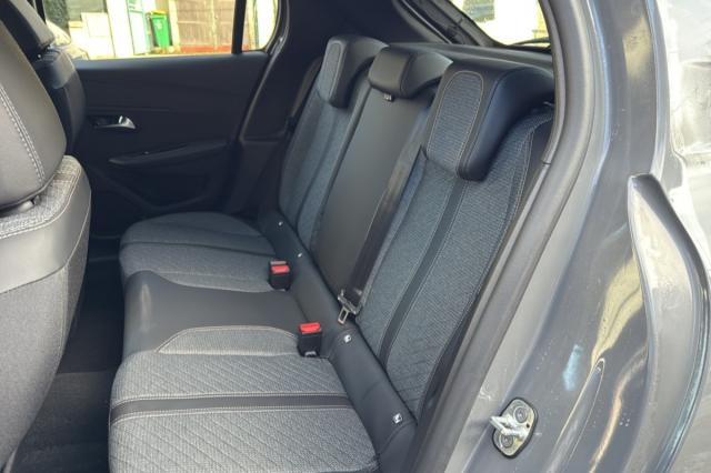 Peugeot 208 image 8