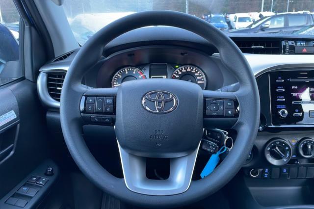 Toyota Hilux image 2
