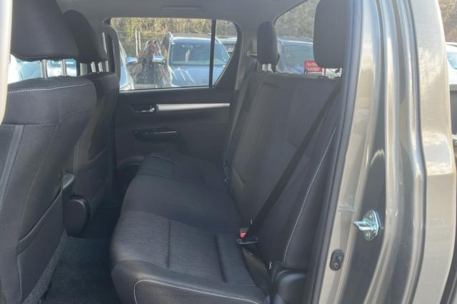 Toyota Hilux image 4