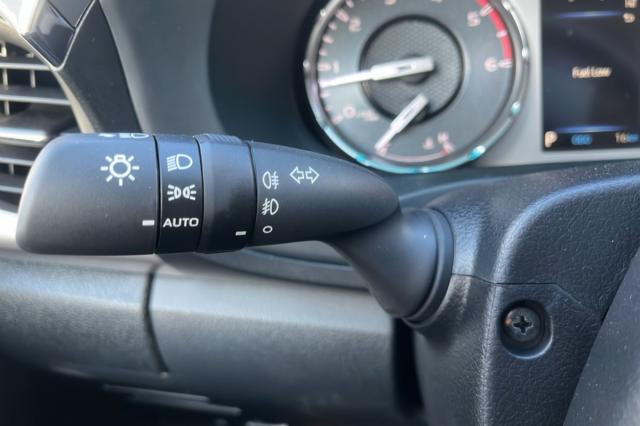Toyota Hilux image 9