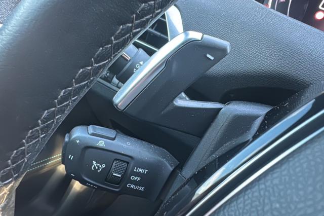 Peugeot 5008 image 2