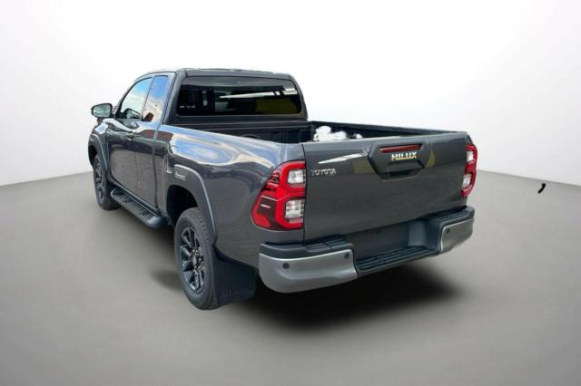Toyota Hilux image 1