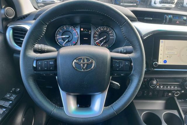 Toyota Hilux image 1