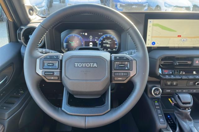 Toyota Land Cruiser image 5