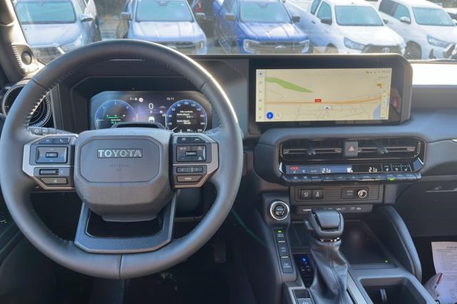 Toyota Land Cruiser image 6