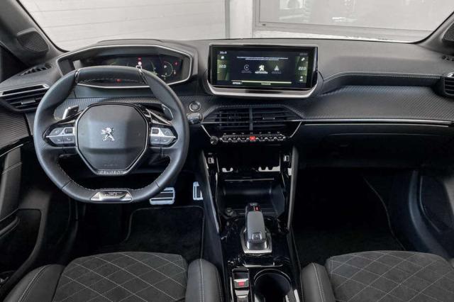 Peugeot 208 image 1