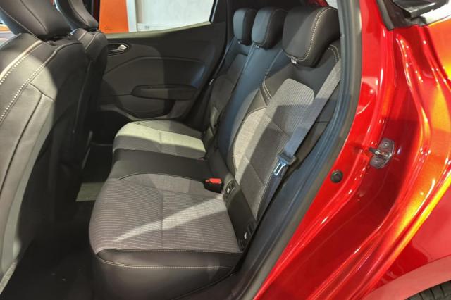 Renault Clio image 9