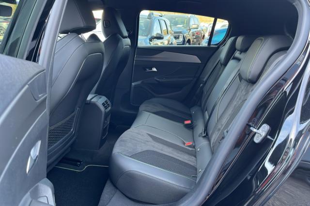 Peugeot 308 image 2