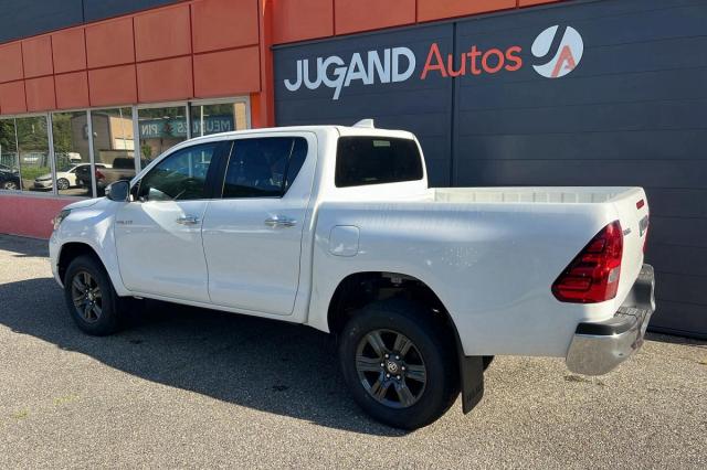 Toyota Hilux image 2