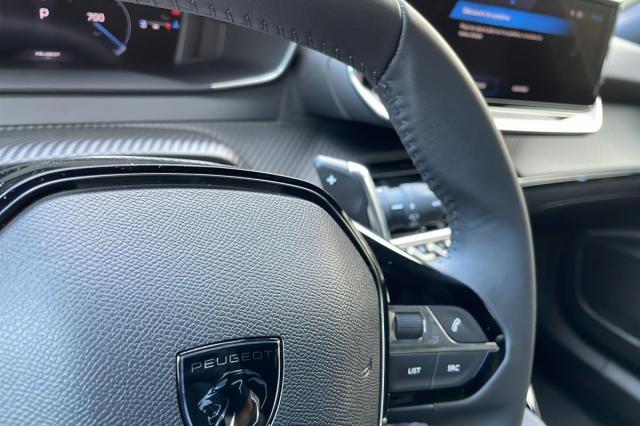 Peugeot 2008 image 6
