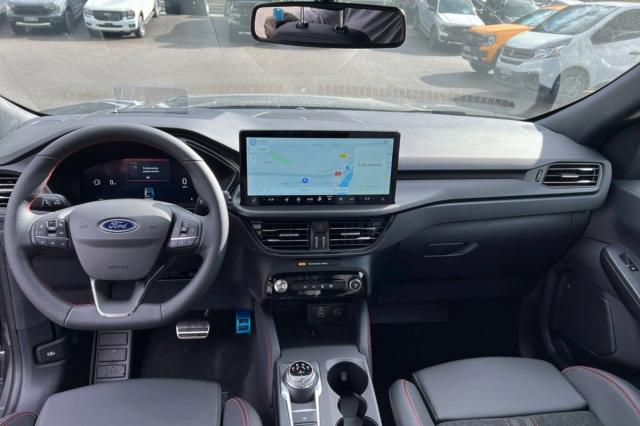 Ford Kuga image 8