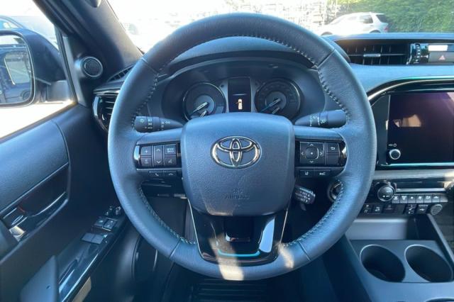 Toyota Hilux image 3