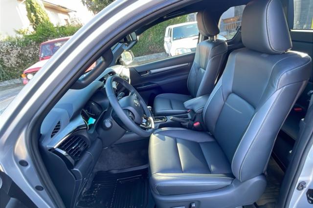 Toyota Hilux image 2