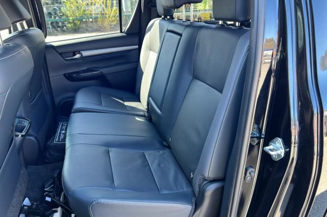 Toyota Hilux image 2