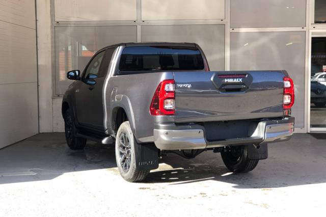 Toyota Hilux image 1