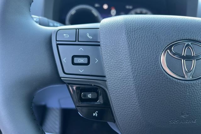 Toyota C-Hr image 9
