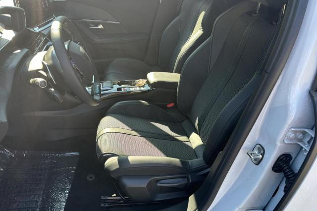 Peugeot 2008 image 9