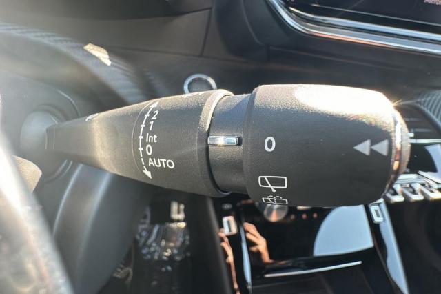 Peugeot 2008 image 7